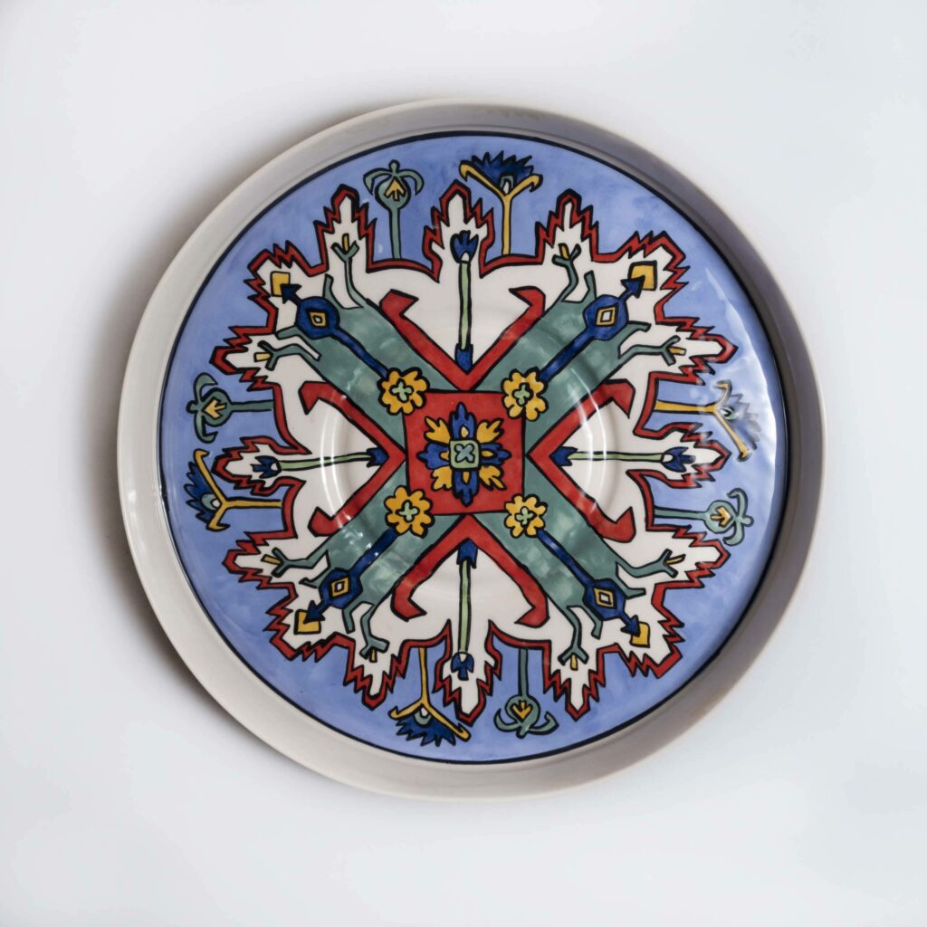 Round serving platter Eagle Carpet/Artsvagorg, hand painted armenian pottery
