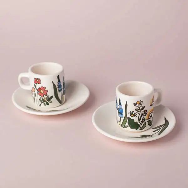 Սուրճի բաժակ ափսեով