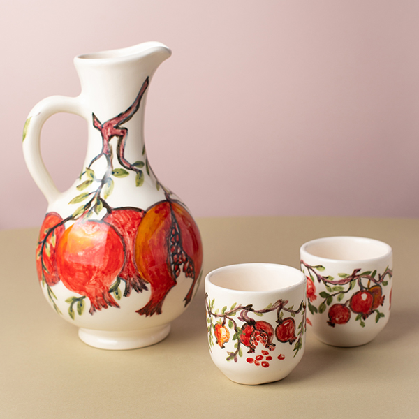 հայկական գինու սափոր, Wine pitcher with cups pomegranate